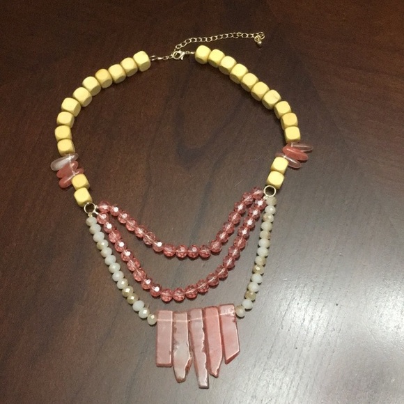 Pink & Tan beaded necklace - Picture 8 of 9